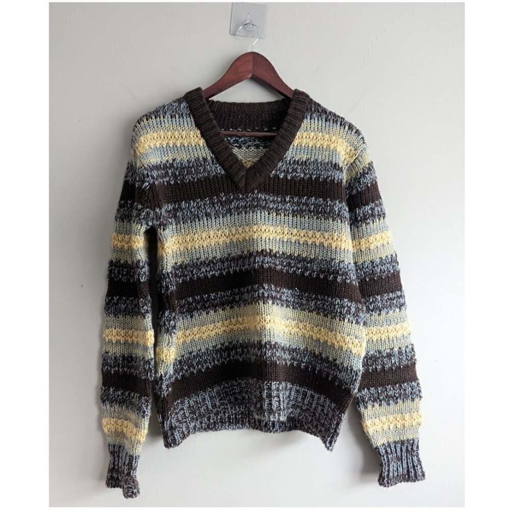 Unbranded Vintage looking v neck striped sweater